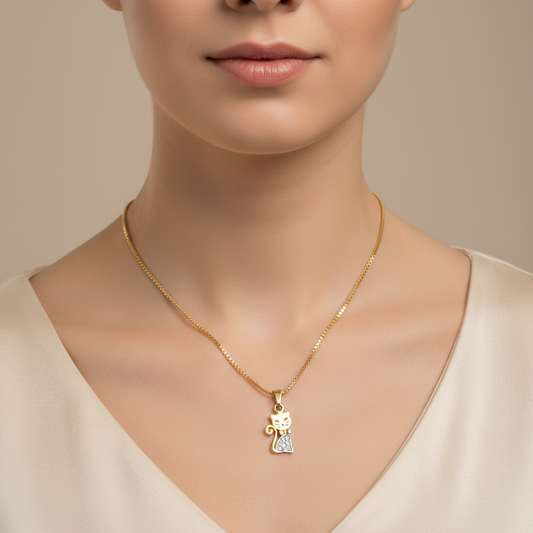 Cadena con Colgante Gato con Circonitas Gold.