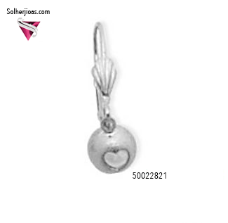 Pendiente Circulo con Corazon en Relieve Plata cierre Ballestilla .