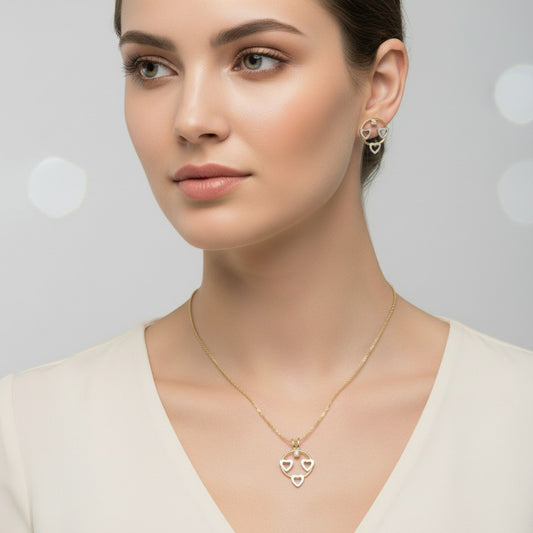 Conjunto Tres Corazones Circulo Gold con Circónitas .