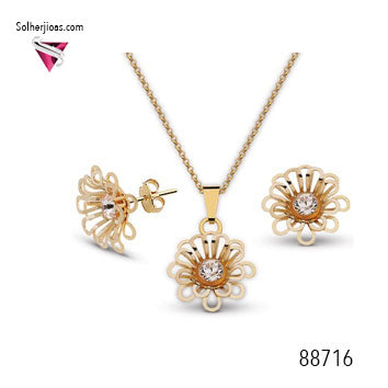 Conjunto Gardenia Con Circón Gold.