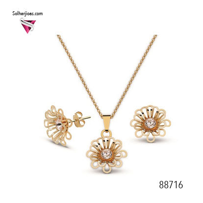 Conjunto Gardenia Con Circón Gold.