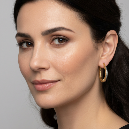 Argollas Relieve Greca y Canto Rodinado M 100% Oro de 18 Kt.