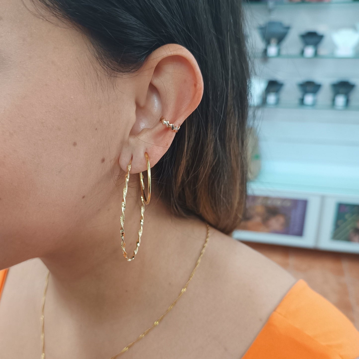 Pircing Simulador de oreja en zigzag Gold.