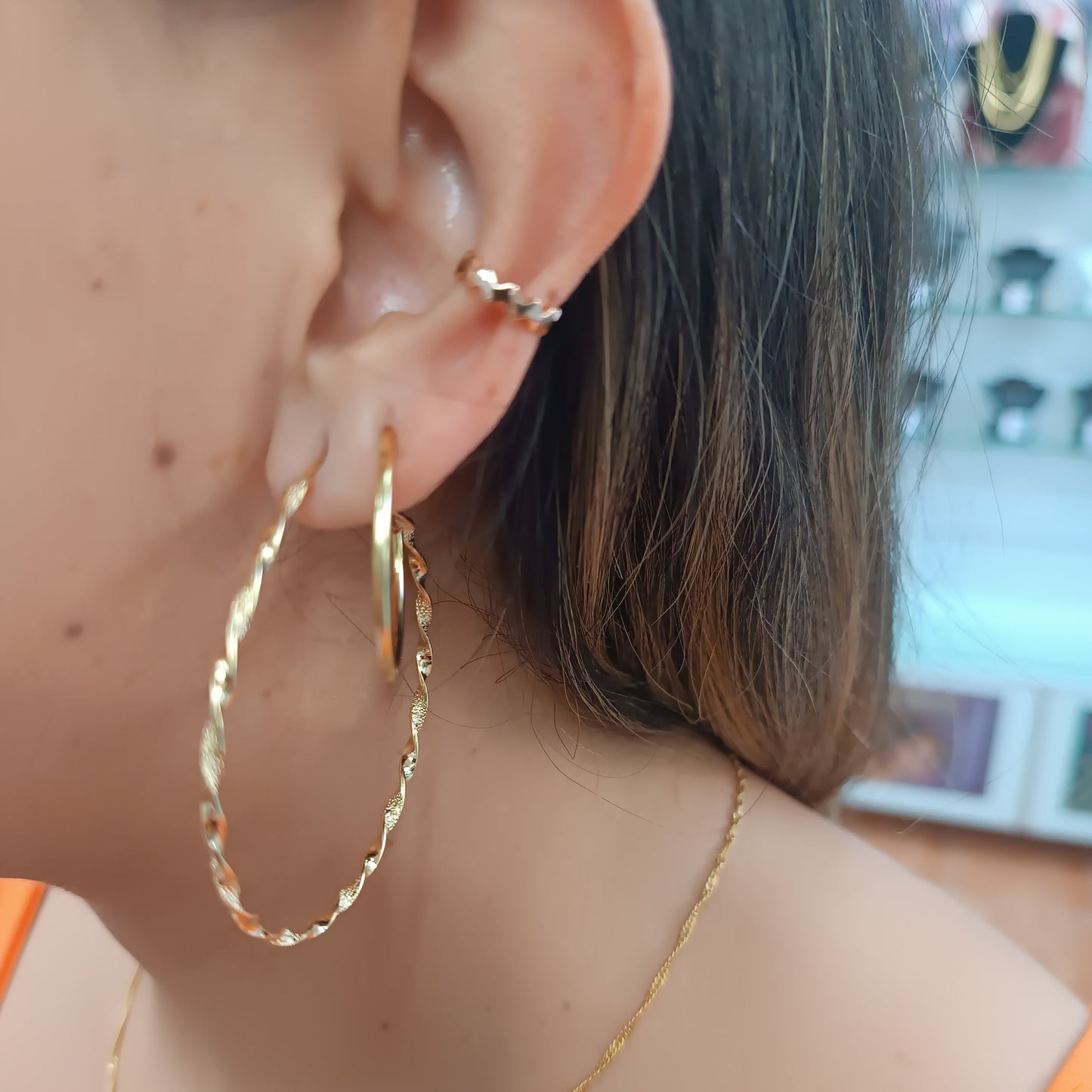 Pircing Simulador de oreja en zigzag Gold.