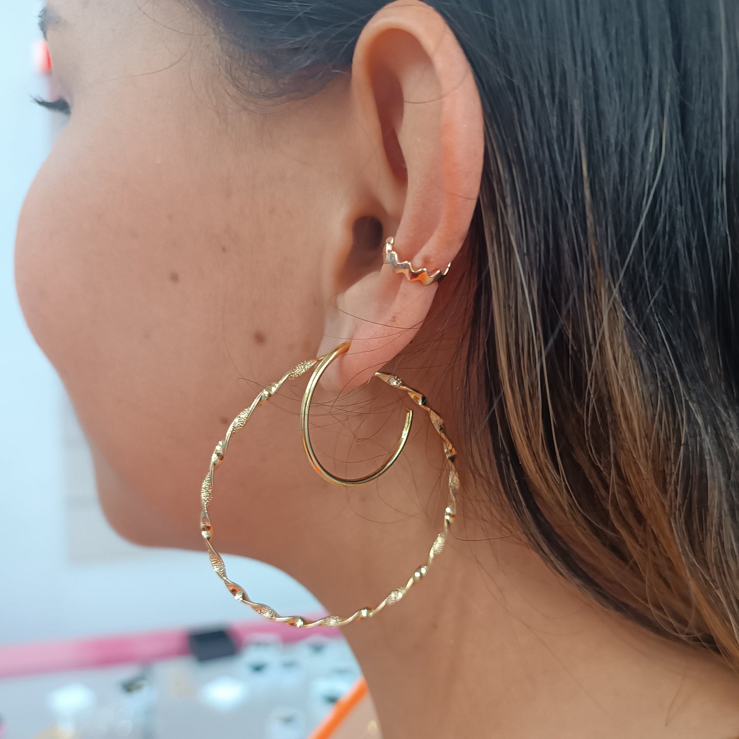 Pircing Simulador de oreja en zigzag Gold.