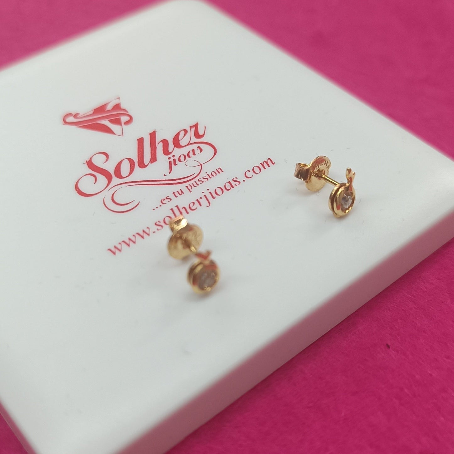 Pendientes Mini Manzana 🍏con Mini Circonitas Fina Transparente Gold.