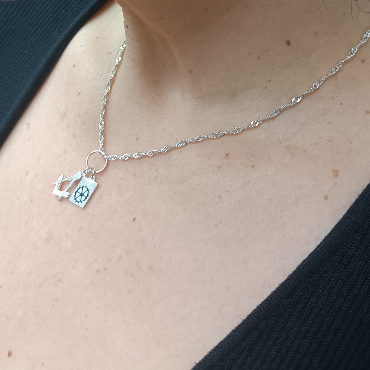 Cadena y Colgante Mecánicos Plata