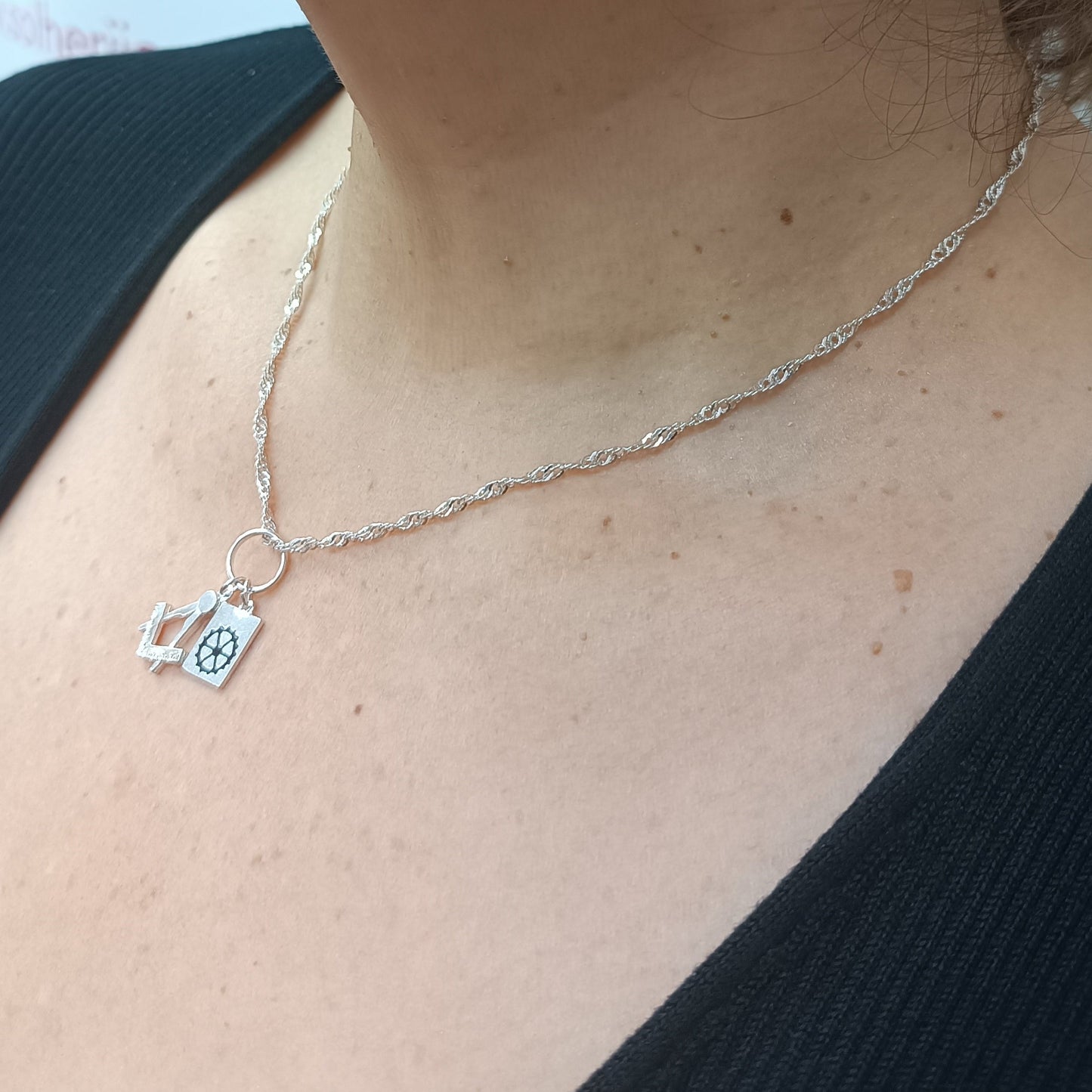 Cadena y Colgante Mecánicos Plata