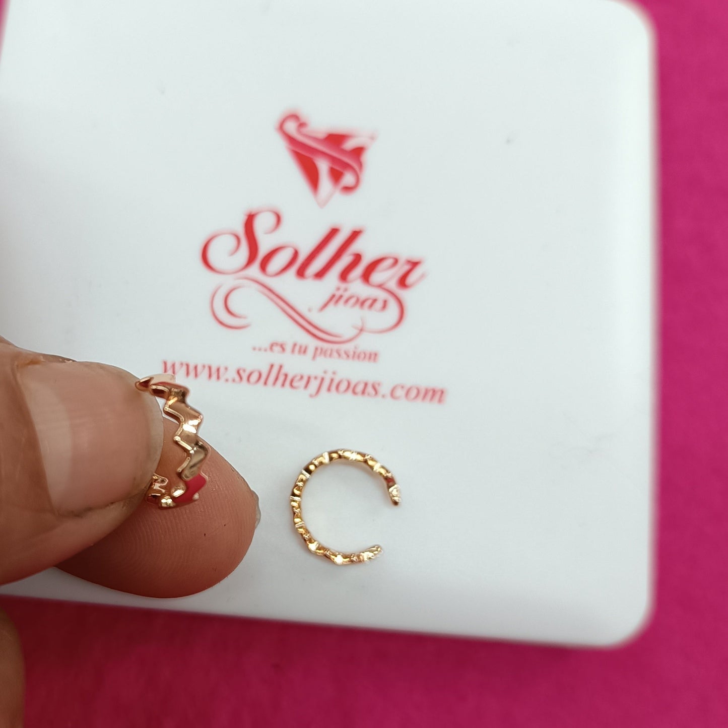 Pircing Simulador de oreja en zigzag Gold.