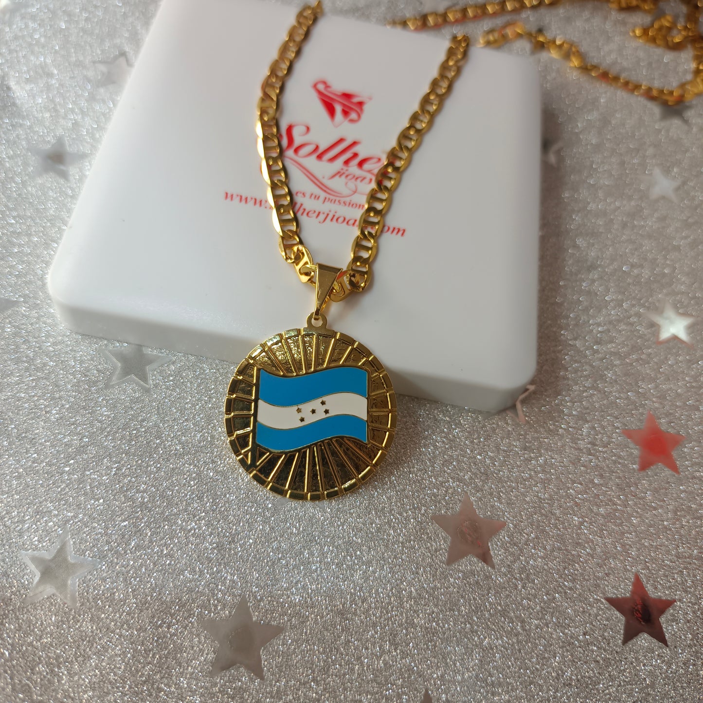 Cadena con Colgante Medalla M Gold H .