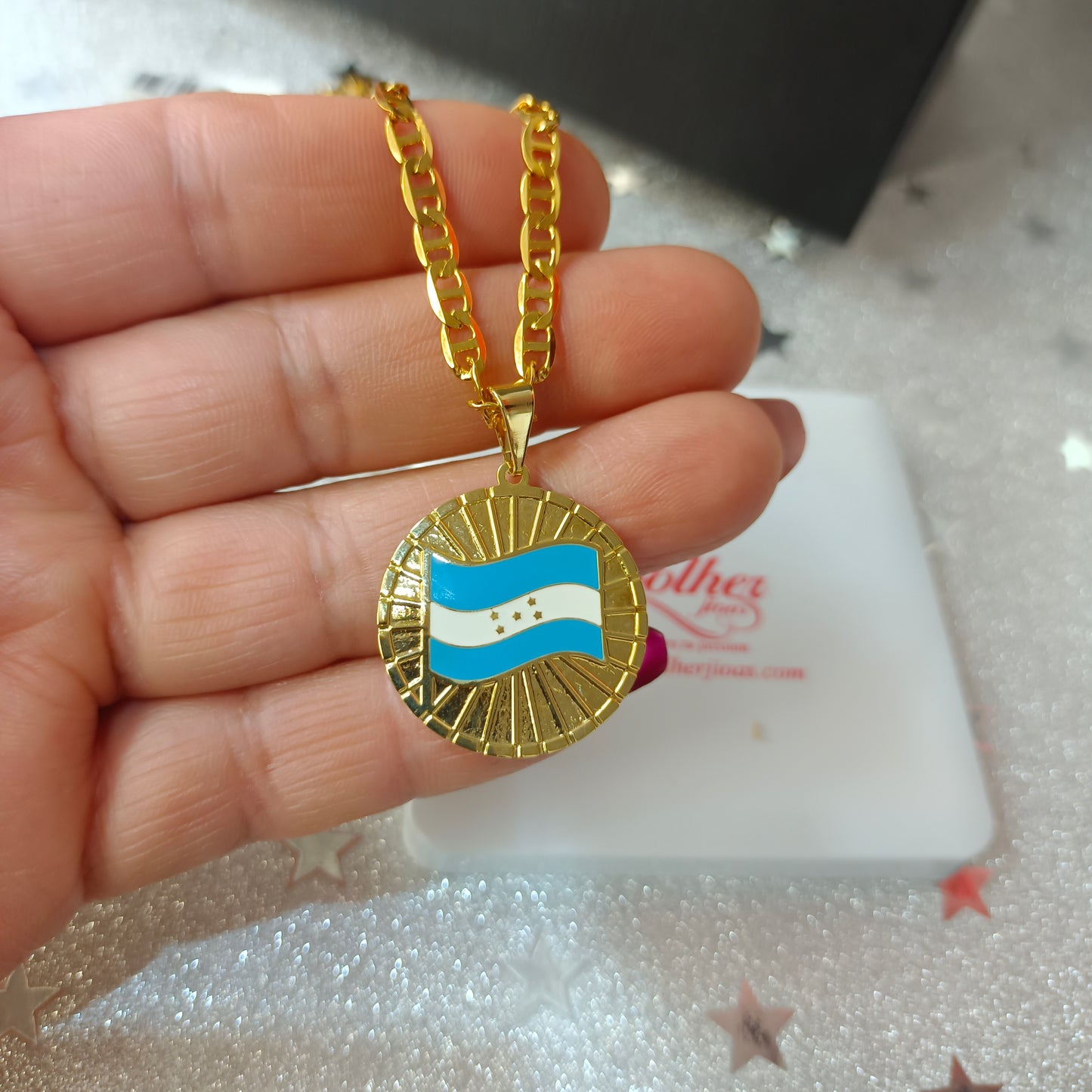 Cadena con Colgante Medalla M Gold H .