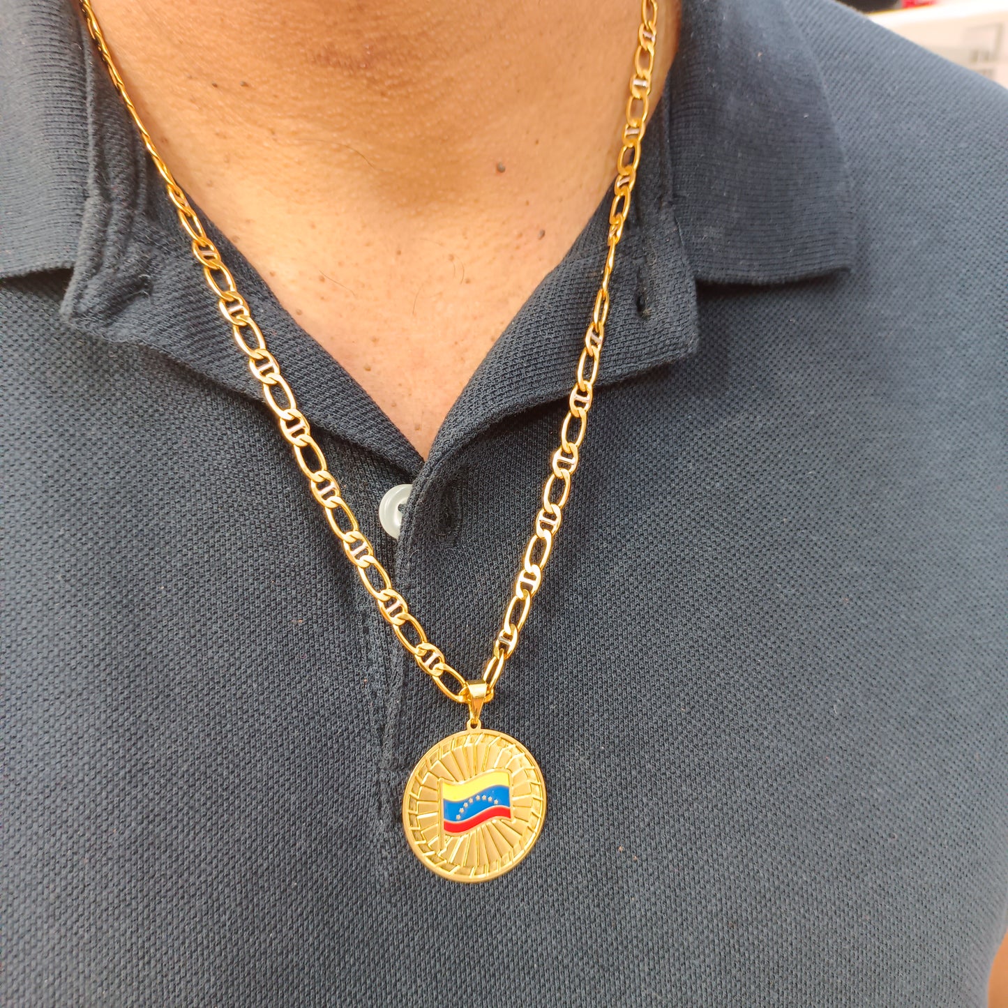 Cadena ⛓️ con Colgante Medalla 🏅 Venezuela 🇻🇪 T. L