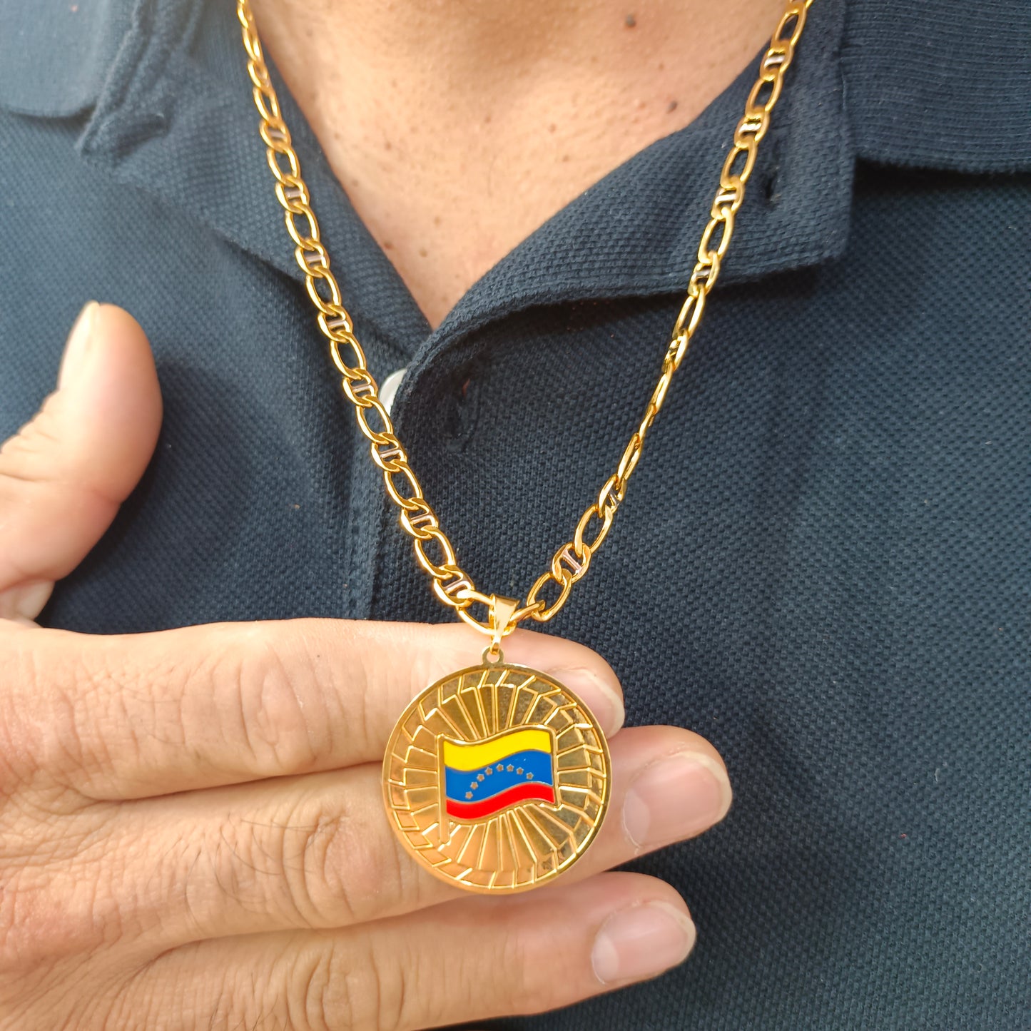 Cadena ⛓️ con Colgante Medalla 🏅 Venezuela 🇻🇪 T. L