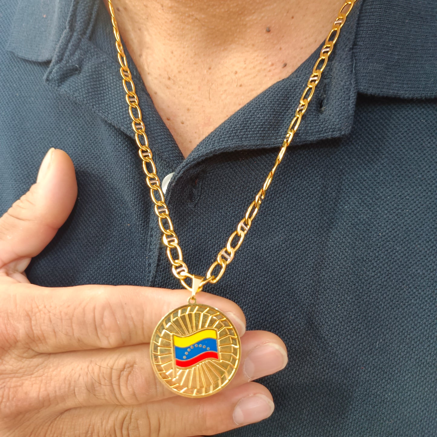 Cadena ⛓️ con Colgante Medalla 🏅 Venezuela 🇻🇪 T. L