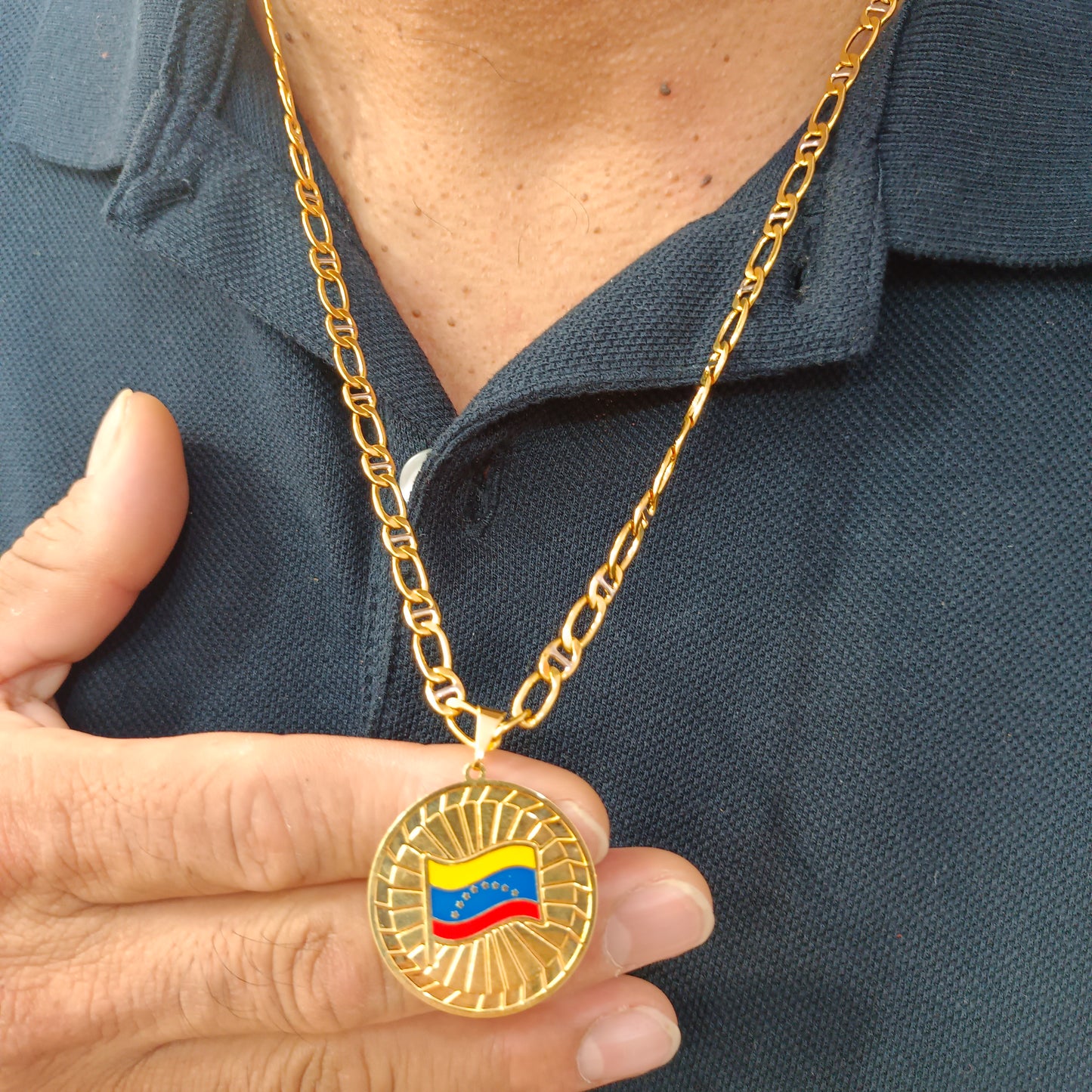 Cadena ⛓️ con Colgante Medalla 🏅 Venezuela 🇻🇪 T. L