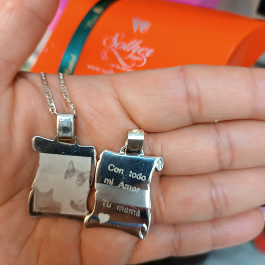 Cadena con Placa Pergamino Personalizado Plata.