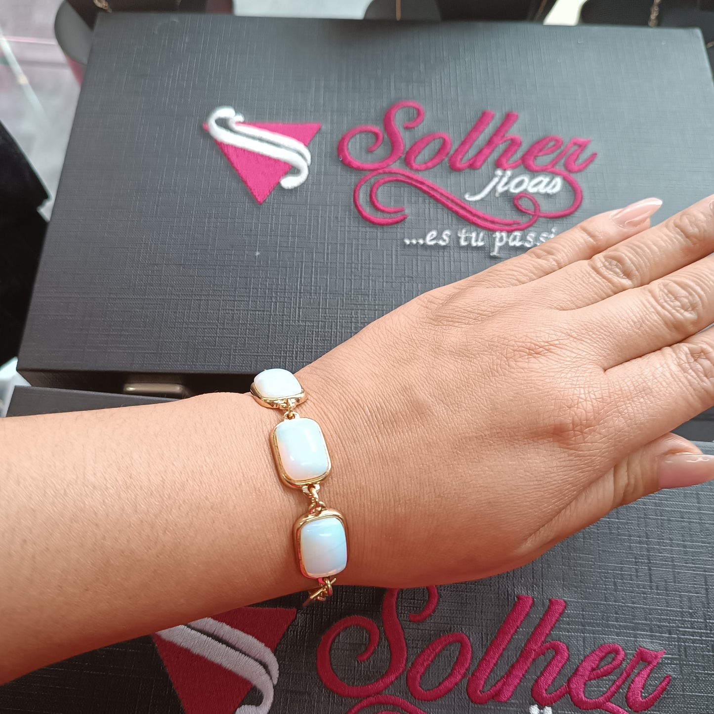 Pulsera con Piedra Natural Agua Luna