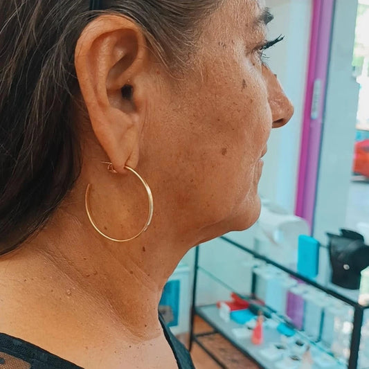 Argollas caña lisa cuadrado Tamaño M Gold