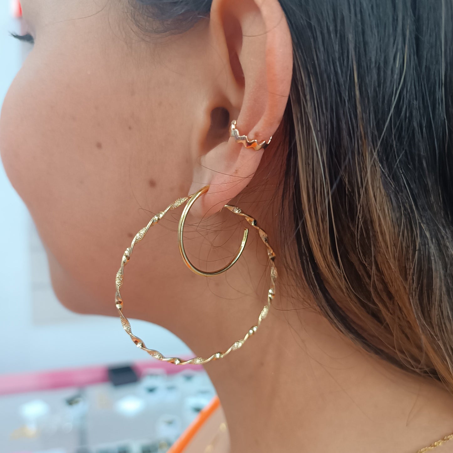 Argolla XXL trenzada diamantada Gold
