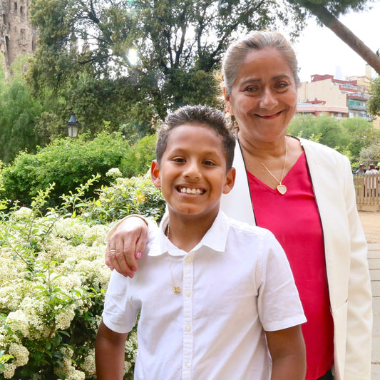Gargantilla Hijos en Nácar con corte de corazónGold.