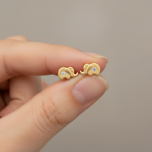 Pendientes de elefante para Bebe en 100% Oro de 18 Kl. con circonitas. Cierre de rosca. 7x4,5mm.