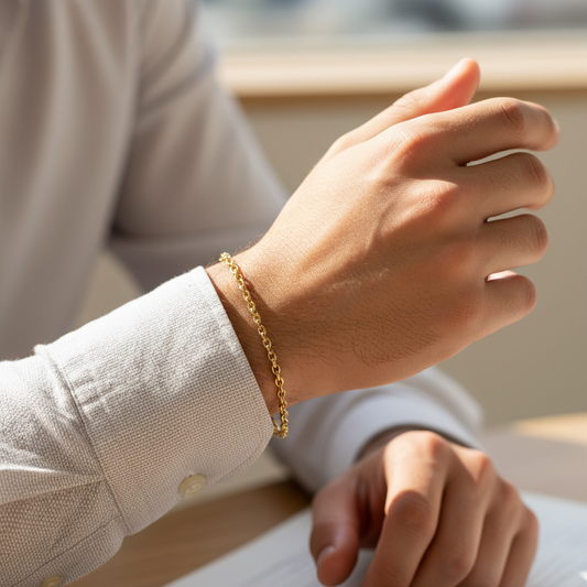 Pulsera 100% hueca en Oro de 18 Kl. con eslabón rolot alargado