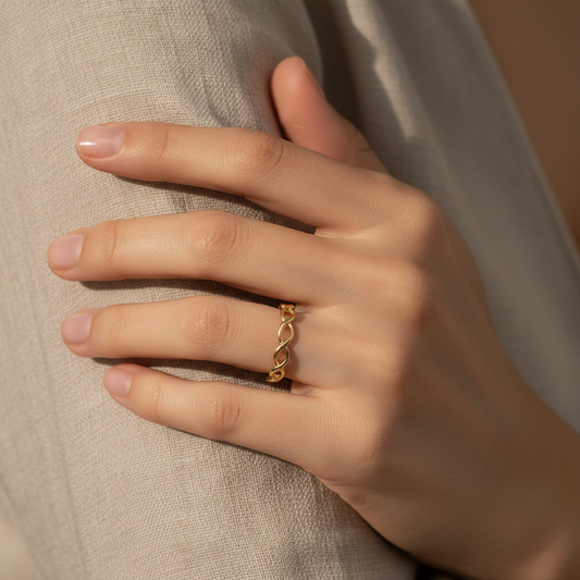 Anillo Infinitos Unidos 100% Oro de 18 Kiliates.