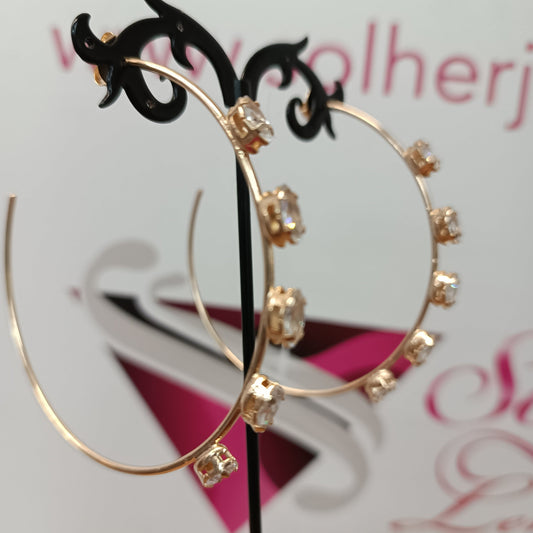 Argollas XXL Media Luna con Cinco Circón Gold.