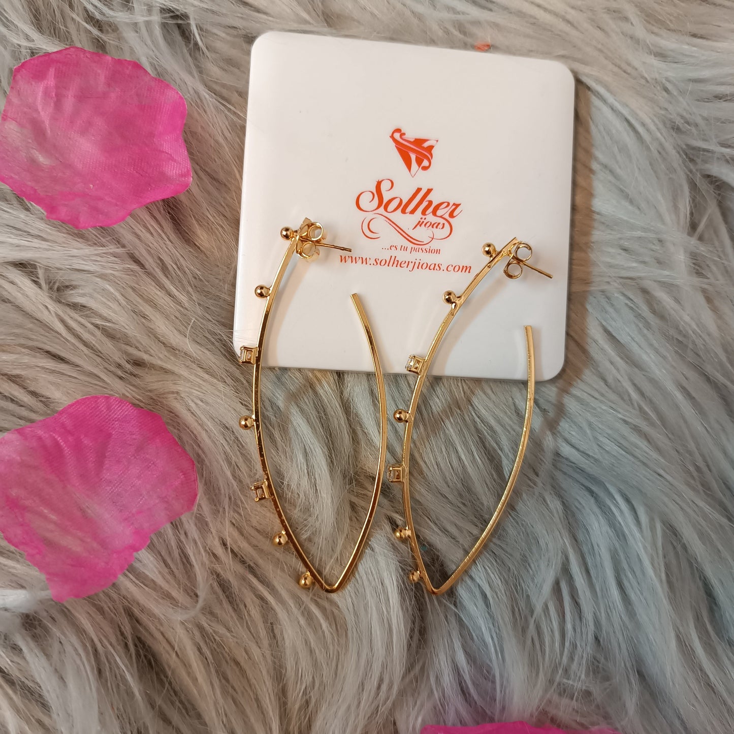 Argollas XXL Oval con Dos Circón y Cinco Balín Gold.