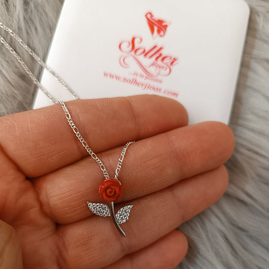 gargantilla con colgante de flor con circonitas