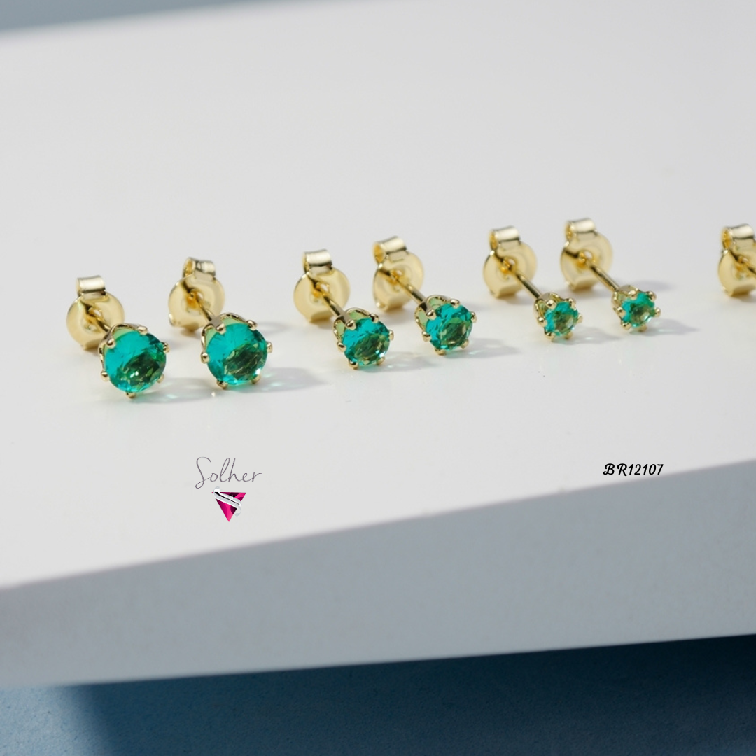 Trio de pendientes en Turmalina verde con corte de Redondo Gold.