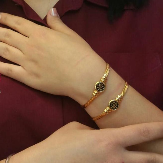 Brazalete o Pulsera SUERTE Y FELICIDAD con Esmaltado Gold.