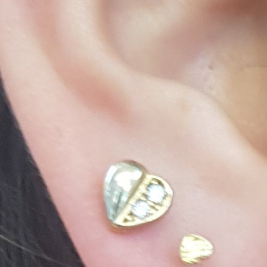 Pendientes Mini Corazón  con Dos Circonitas Finas Gold.
