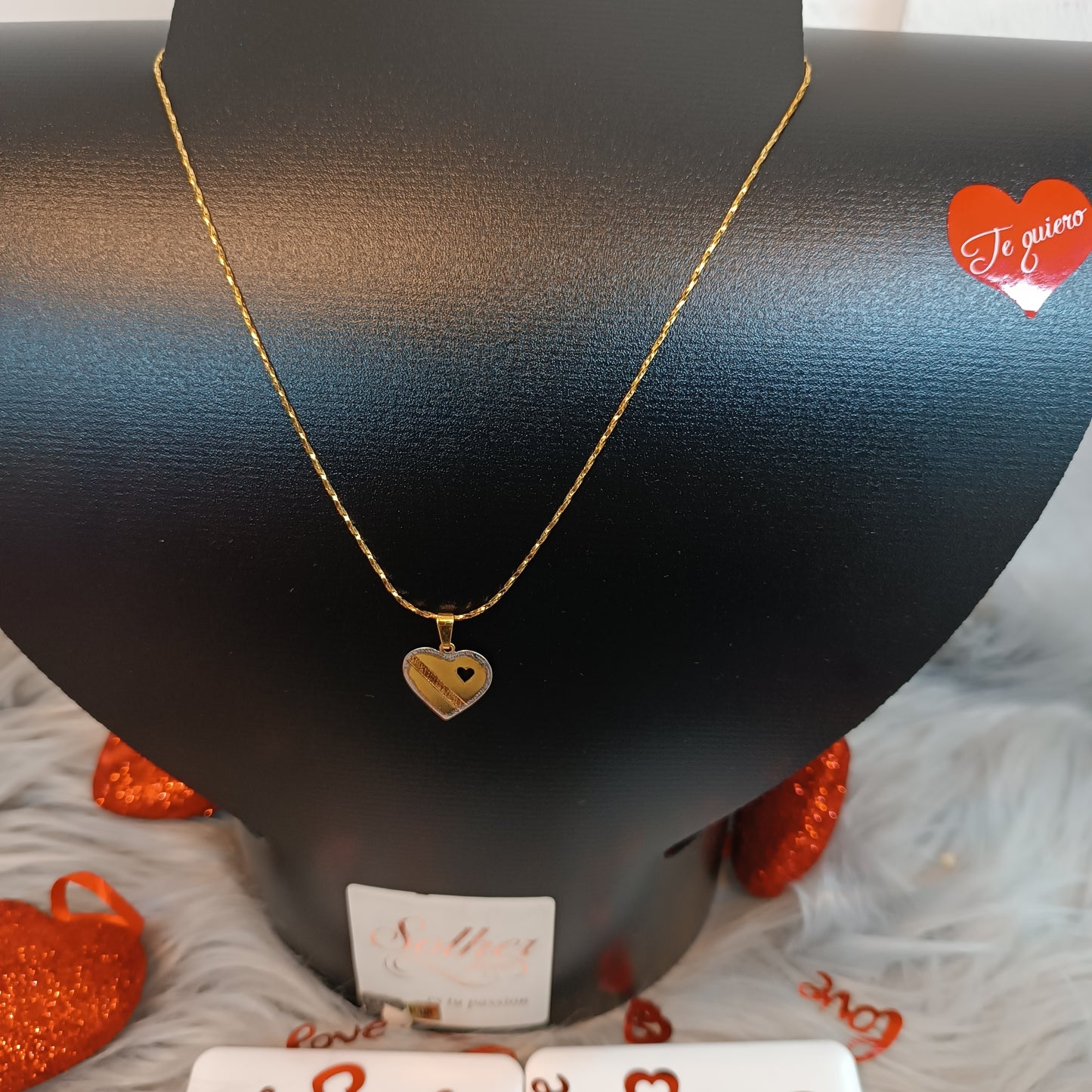 Collar un Corazon que Late de Amor Gold.