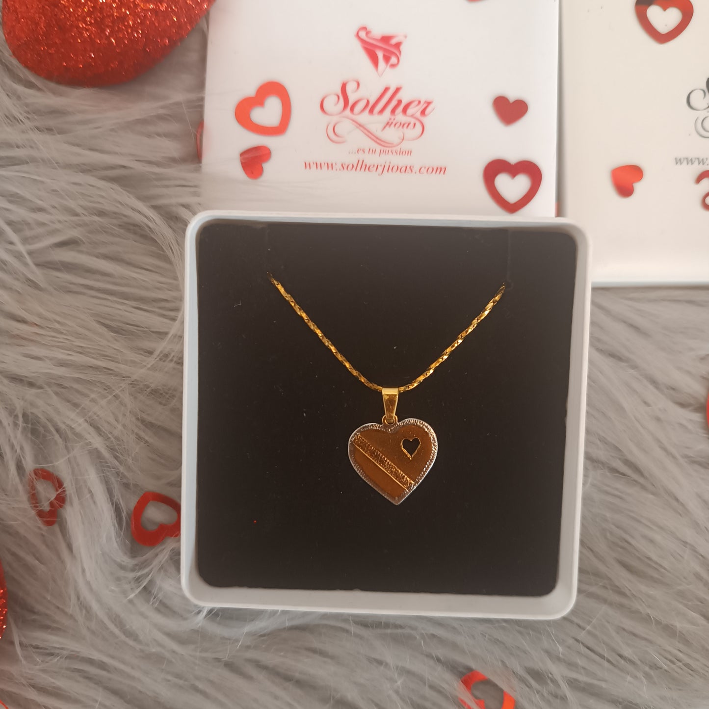 Collar un Corazon que Late de Amor Gold.