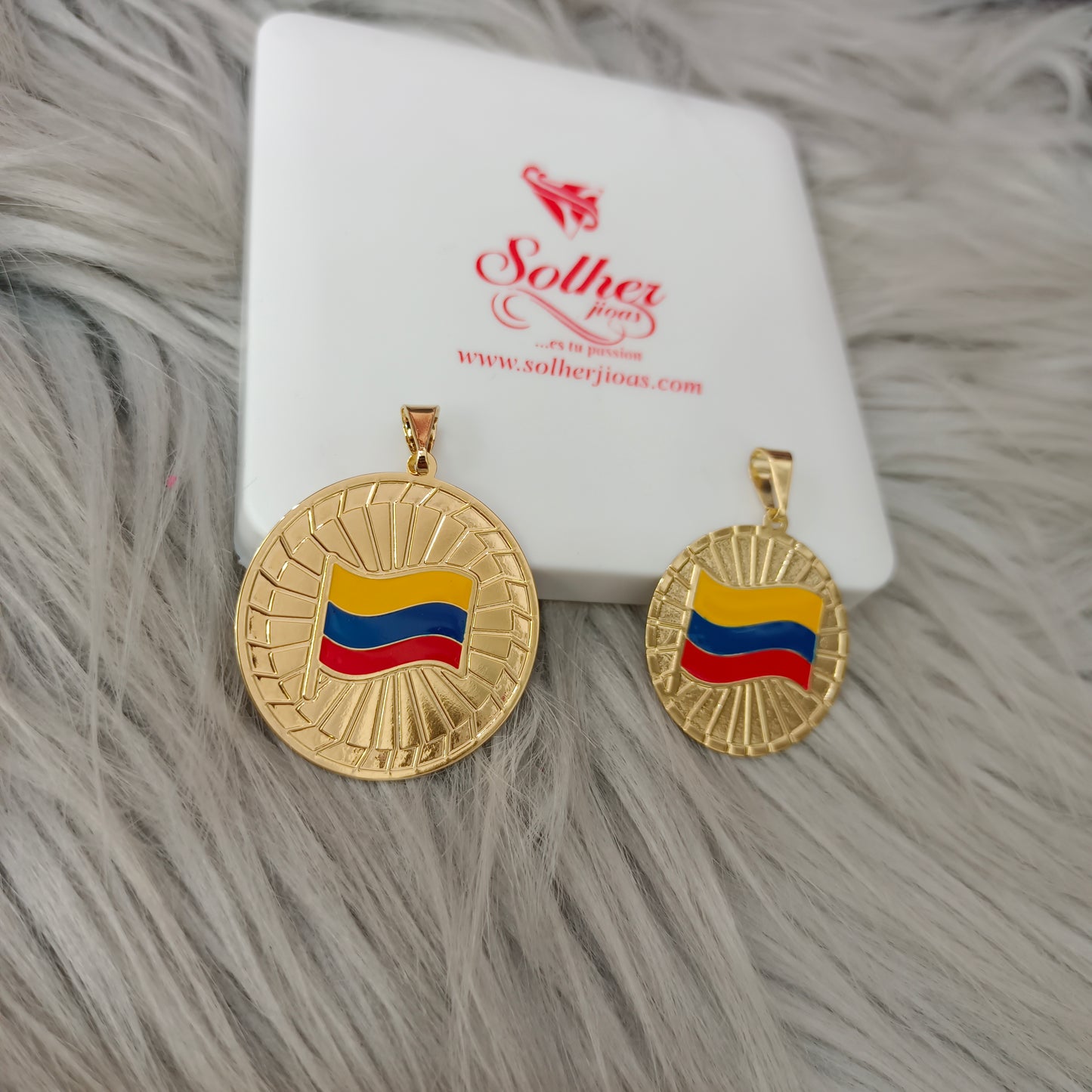 Colgante Colombia 🇨🇴 Mi Tierra Querida M Gold.