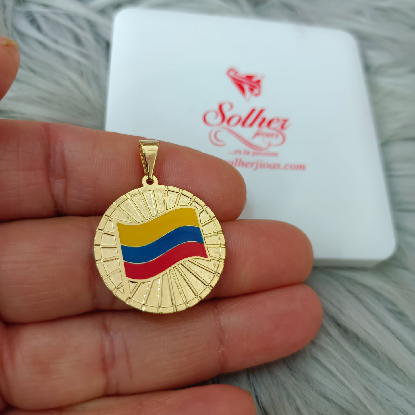 Colgante Colombia 🇨🇴 Mi Tierra Querida M Gold.