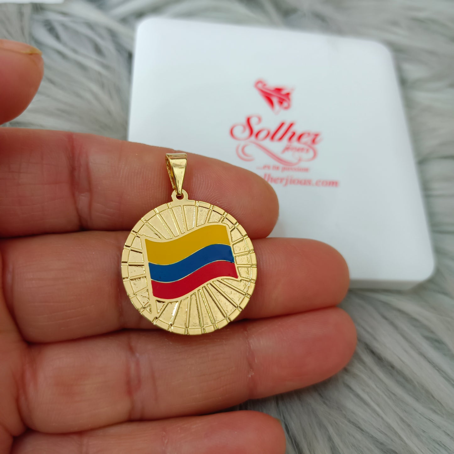 Colgante Colombia 🇨🇴 Mi Tierra Querida M Gold.