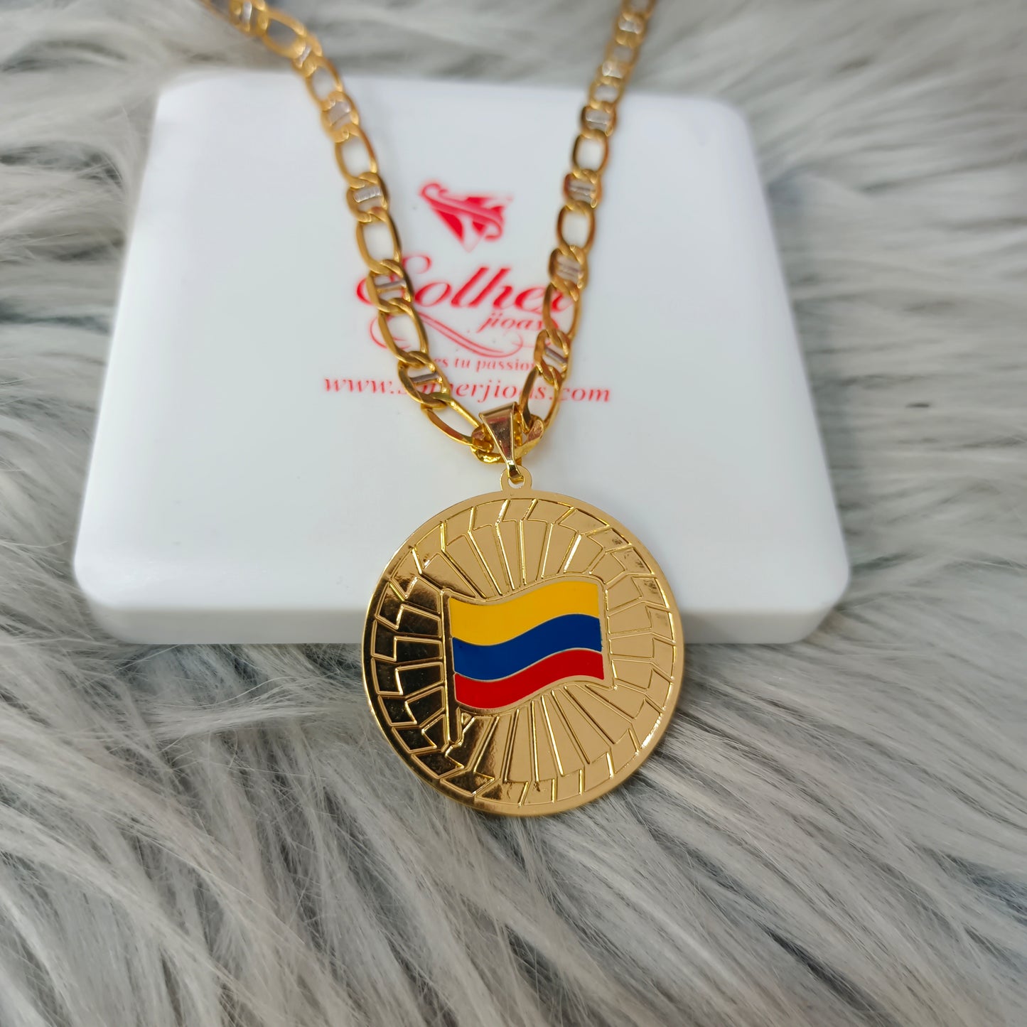 Cadena con Colgante Colombia 🇨🇴 Mi Tierra Querida L Gold.