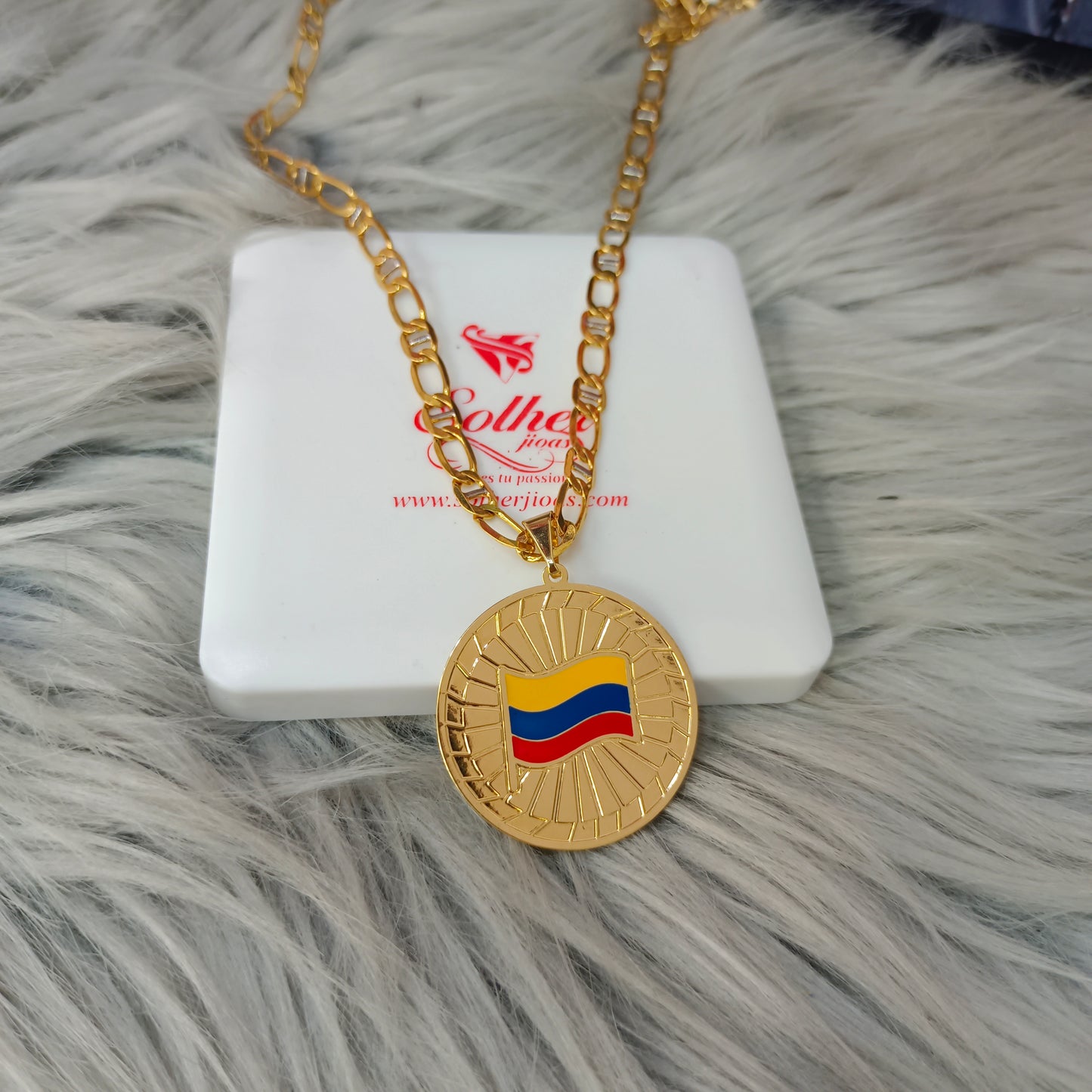 Cadena con Colgante Colombia 🇨🇴 Mi Tierra Querida L Gold.