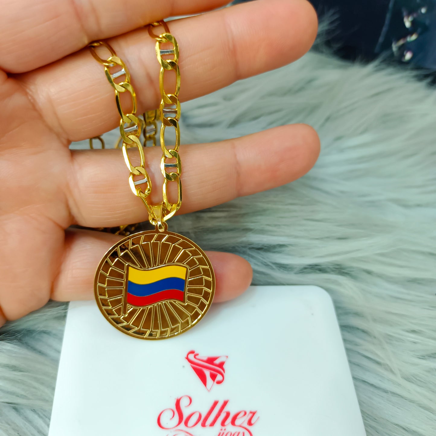 Cadena con Colgante Colombia 🇨🇴 Mi Tierra Querida L Gold.