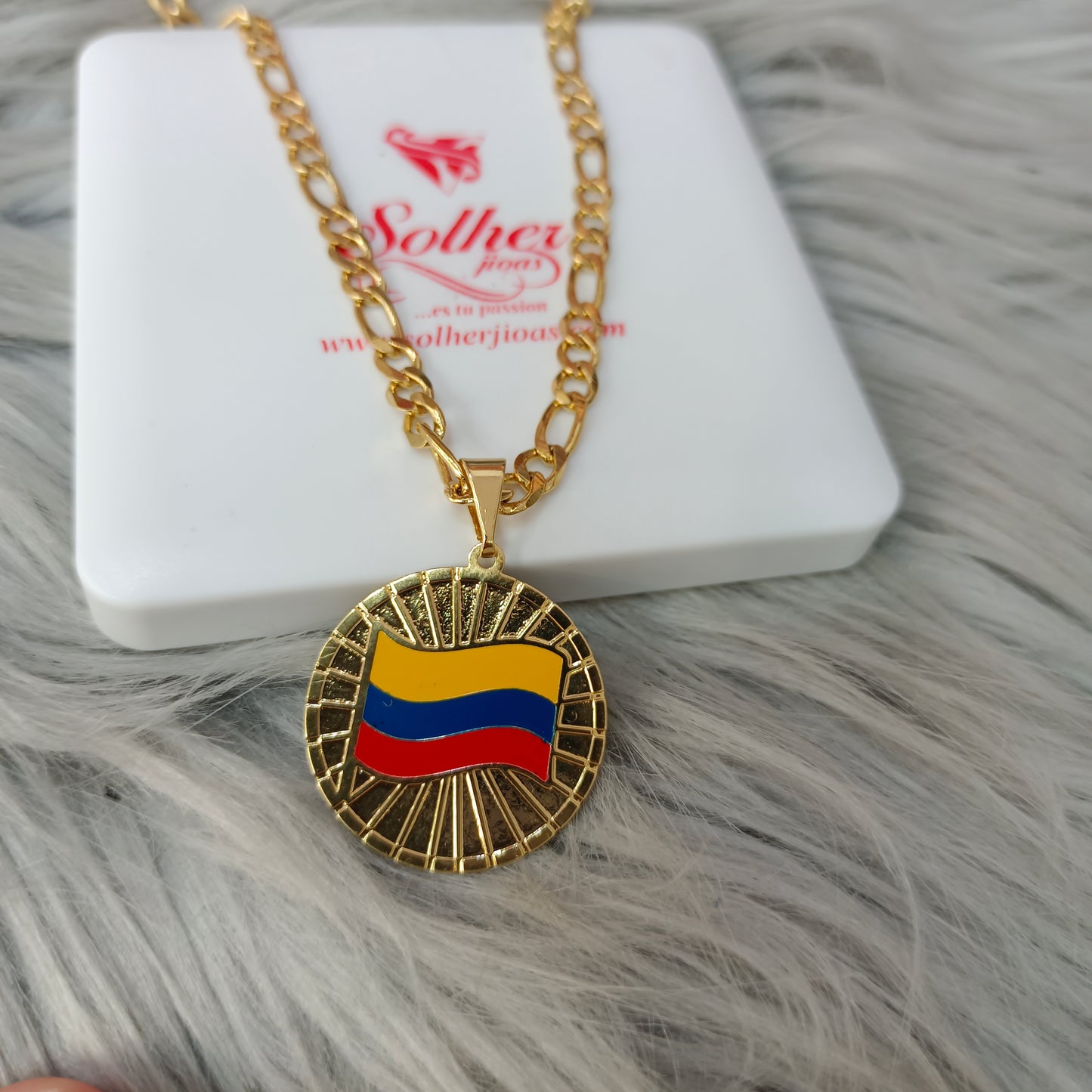 Cadena con Colgante Colombia 🇨🇴 mi tierra querida M Gold.