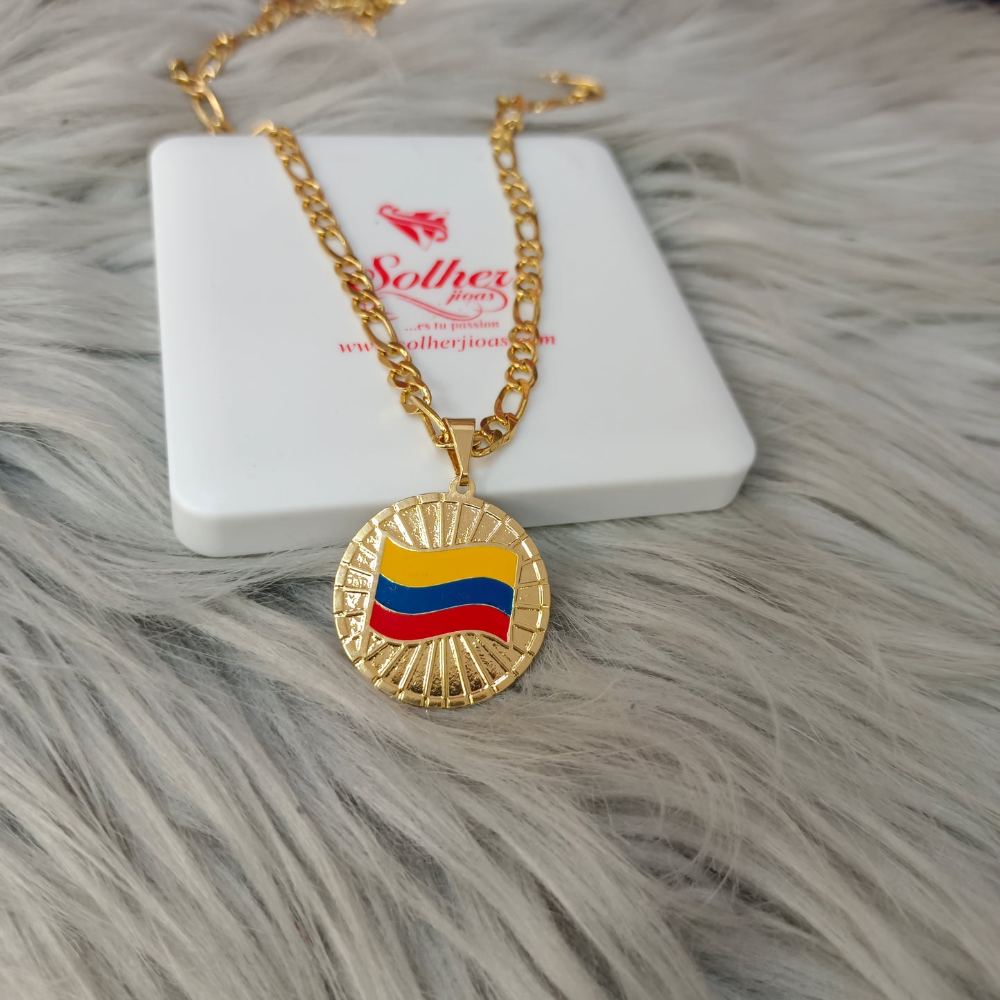 Cadena con Colgante Colombia 🇨🇴 mi tierra querida M Gold.