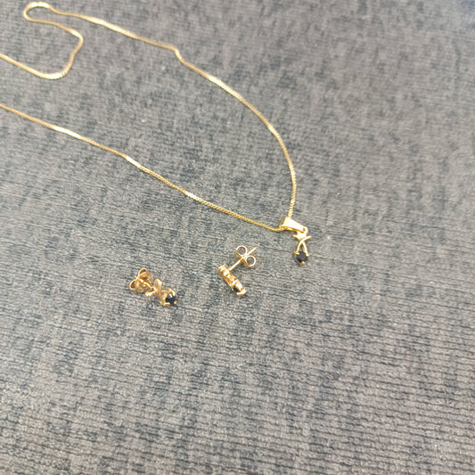 Conjunto de Lazos con Circonitas gold.