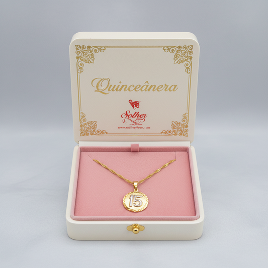 Cadena con Colgante Quince con  Relieve (