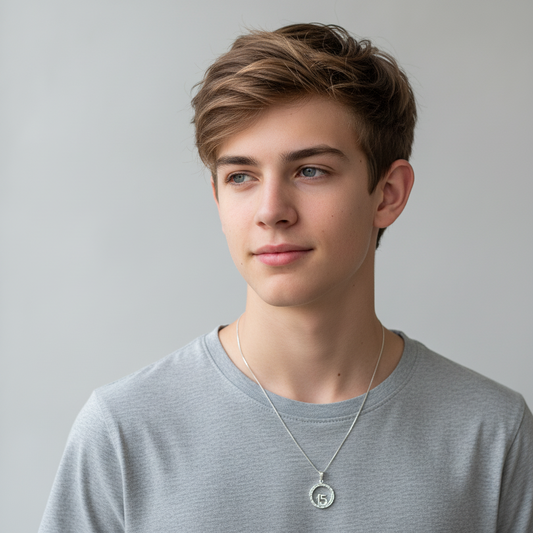 Cadena con Colgante Quince en un Aro Plata