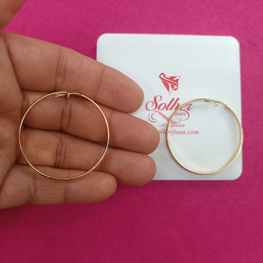 Argolla M en medio con relieve diamantado Gold