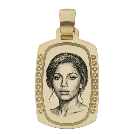 Placa lisa ovalada Hecho 100% en Oro amarillo de 18 Kl con greca alrededor.