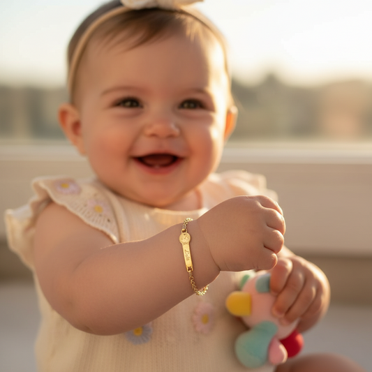 PULSERA PARA BEBE ORO 18KL RELOJ ANCLA TALLADA