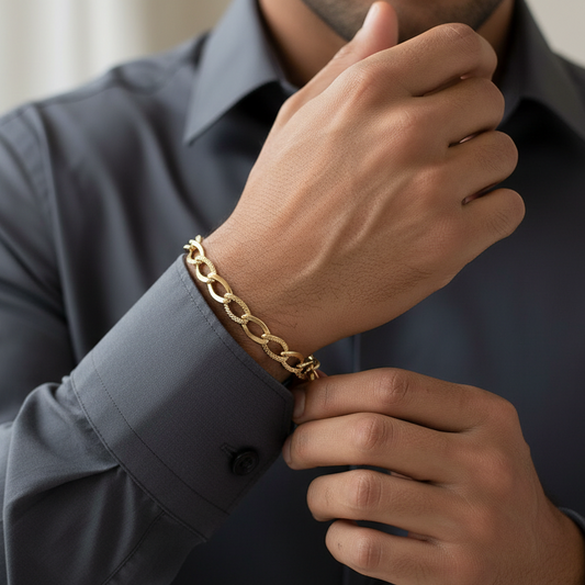 Pulsera hueca en 100% Oro de 18 Kl. Ancho de 5mm.